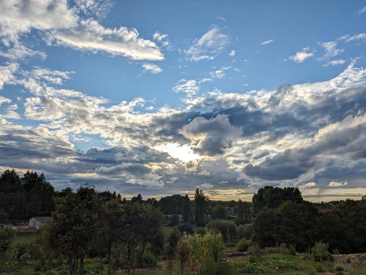 La Grange Symphorine, Chambre D'Hotes De Charme Situee Entre La Vallee De La Dordogne Et La Vallee De La Vezere Meyrals Luaran gambar
