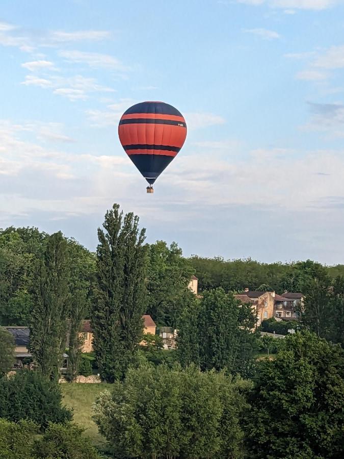 La Grange Symphorine, Chambre D'Hotes De Charme Situee Entre La Vallee De La Dordogne Et La Vallee De La Vezere Meyrals Luaran gambar