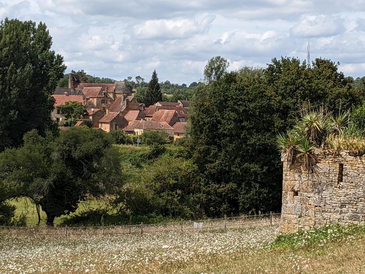 La Grange Symphorine, Chambre D'Hotes De Charme Situee Entre La Vallee De La Dordogne Et La Vallee De La Vezere Meyrals Luaran gambar