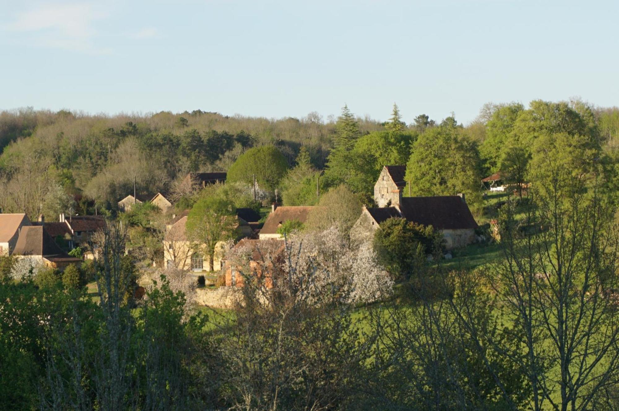 La Grange Symphorine, Chambre D'Hotes De Charme Situee Entre La Vallee De La Dordogne Et La Vallee De La Vezere Meyrals Luaran gambar